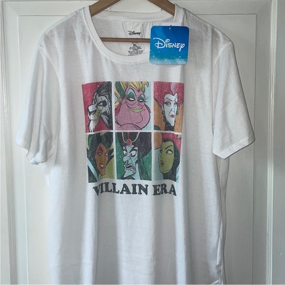 Disney "VILLAIN ERA" T-shirt - Picture 2 of 4